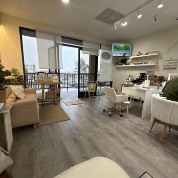 Amie Nails Studio - Atmosphere - Nail Salons Near Me - Westminster, California