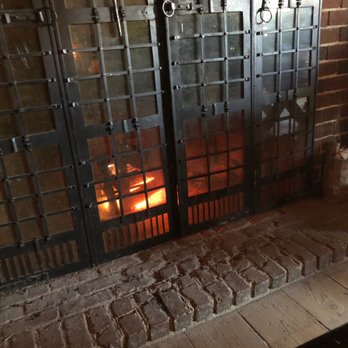The Hawk's Head - Lovely fireplace! - American Near Me - Yucaipa, California