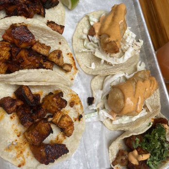 Pilsen Yards - Tacos fish are the top two chicken the bottom ones - Tacos Near Me - Chicago, Illinois
