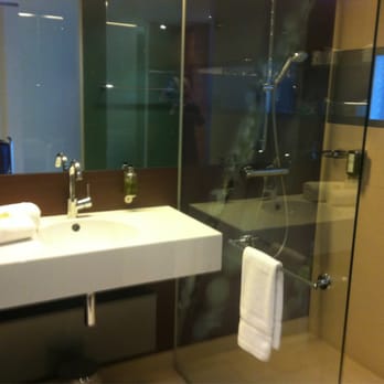 Kalipeh Guesthouse Walldorf - Bathroom in standard room - Hotels Near Me - Walldorf, BW