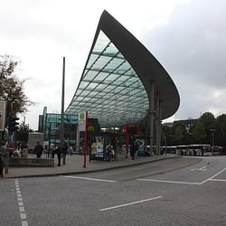 ZOB - Zentraler Omnibus Bahnhof - Noch ein Ort zum Verreisen, Ankommen und abgeholt werden. Foto: fbt