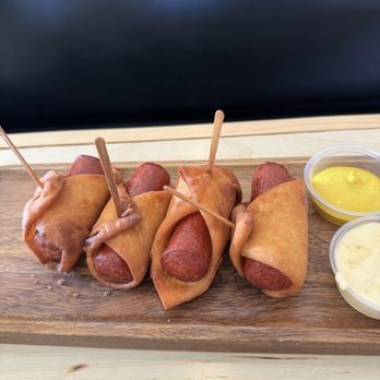 Short Leash Hotdogs & Taproom - Pigs in a blanket - Hot Dogs Near Me - Phoenix, Arizona Short Leash Hotdogs & Taproom - Pigs in a blanket - Hot Dogs Near Me - Phoenix, Arizona