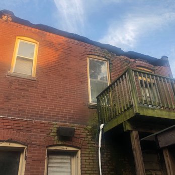 Grey Fox Pub - Balconies are falling down - Performing Arts Near Me - Saint Louis, Missouri