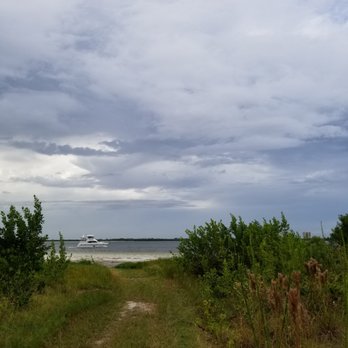 Bowditch Point Park - Nature trails with several benches overlooking the water - Beaches Near Me - Fort Myers Beach, Florida Bowditch Point Park - Nature trails with several benches overlooking the water - Beaches Near Me - Fort Myers Beach, Florida