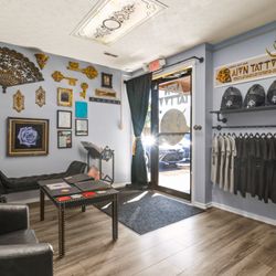 Aion Tattoo - Waiting room