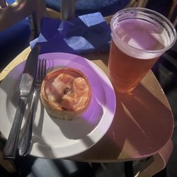 Oran Mor - A Play, A Pie, and A Pint!