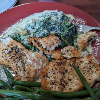Mision Mexico - Chicken Breast with creamed spinach and green beans. - Pizza Near Me - New Windsor, New York