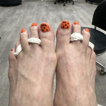 Davi Nail - Ignore my feet, just look at my Pumpkin Toes! - Nail Salons Near Me - Cherryville, North Carolina Davi Nail - Ignore my feet, just look at my Pumpkin Toes! - Nail Salons Near Me - Cherryville, North Carolina