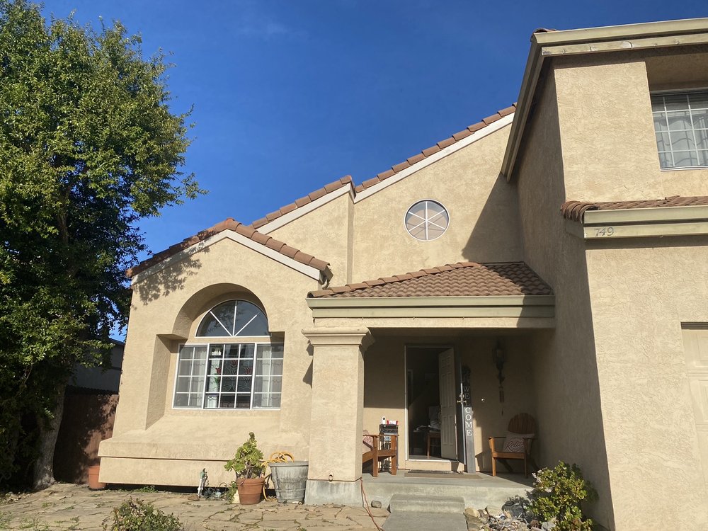 Slide of Crowson Roofing