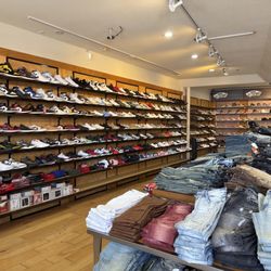 Shoe Club - Makobi Jeans, Nike, Jordan, Vans, ASICS, New Balance