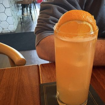 Muni - Suffering bastard cocktail - Burgers Near Me - Kansas City, Missouri