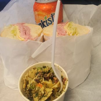 Parkie Sandwich - Rumbalo sandwich and delicious pasta salad - Food Trucks Near Me