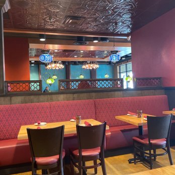 Bosphorous  - Dr Phillips - Looking toward bar from our huge booth - Turkish Near Me - Orlando, Florida