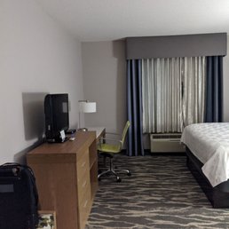 Single king size bed room Single king size bed room