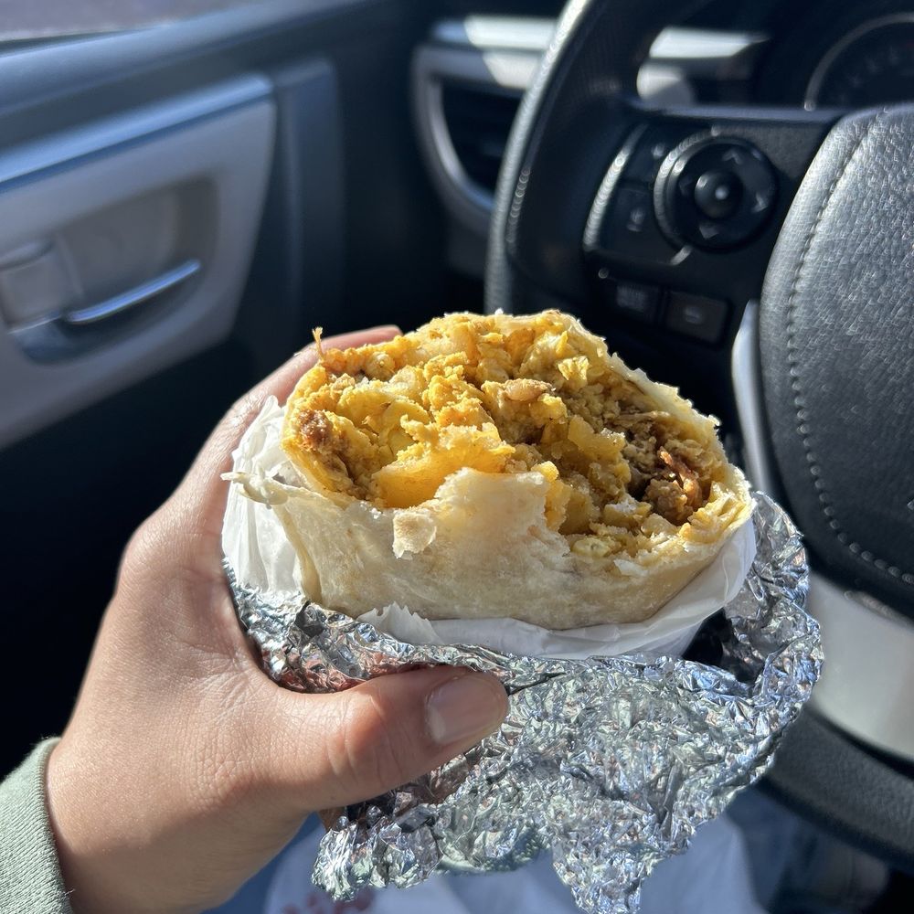 Taqueria Super Pollo - Chorizo burrito - Mexican Near Me - Salinas, California Taqueria Super Pollo - Chorizo burrito - Mexican Near Me - Salinas, California
