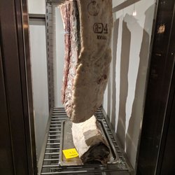 Nivå - Meat greets you when you arrive