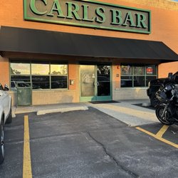 Carl's Lounge