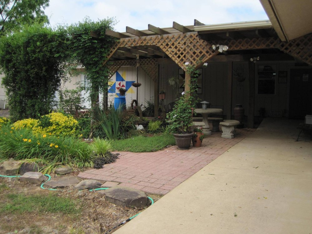 BETSY’S QUILTS Updated September 2024 13 Photos 419580 E 1930th Rd, Antlers, Oklahoma