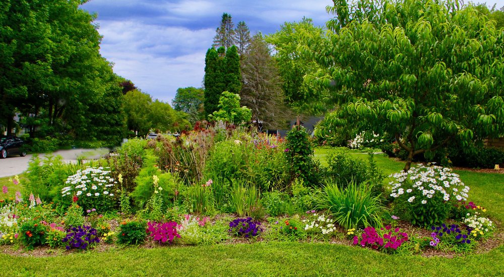 BART’S GREEN SHOES Updated August 2024 2335 W Applewood Ln, Glendale, Wisconsin