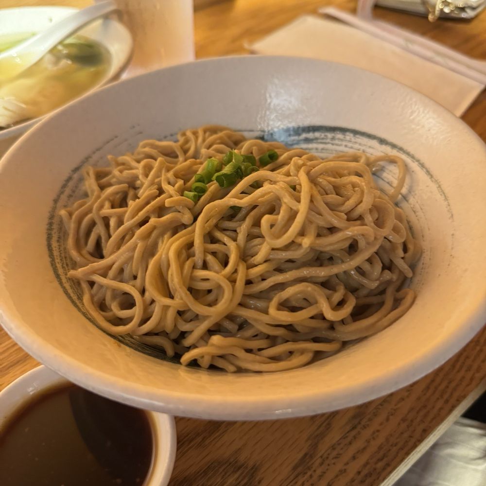 Honolulu Noodle & Co - Sesame dry noodles - Ramen Near Me - Honolulu, Hawaii