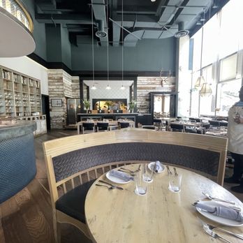 Eunice - Inside view - Cajun/Creole Near Me - Houston, Texas