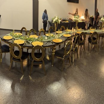 The Palmle Loft - Table setup - Venues & Event Spaces Near Me - Chicago, Illinois