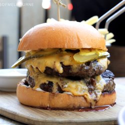 Two Kings Cafe - Double Cheese Burger