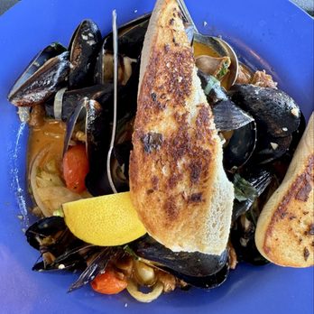 Dixie Fish Co - Seafood Near Me - Fort Myers Beach, Florida Dixie Fish Co - Seafood Near Me - Fort Myers Beach, Florida