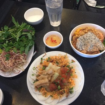 Ngự Bình Restaurant - sample platter, Mi Quang - Vietnamese Near Me - Westminster, California
