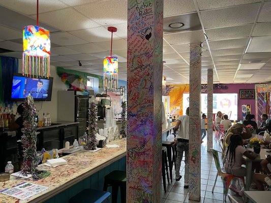 NOLASIPS Snobar & Bistro by null