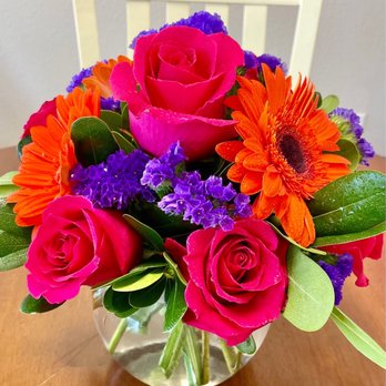 Kyle Flower Shop - Beautiful custom arrangement Erika made AND personally delivered to my aunt in the hospital. - Florists Near Me - Kyle, Texas