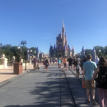 Cinderella Castle - Cinderella Castle - Amusement Parks Near Me - Orlando, Florida