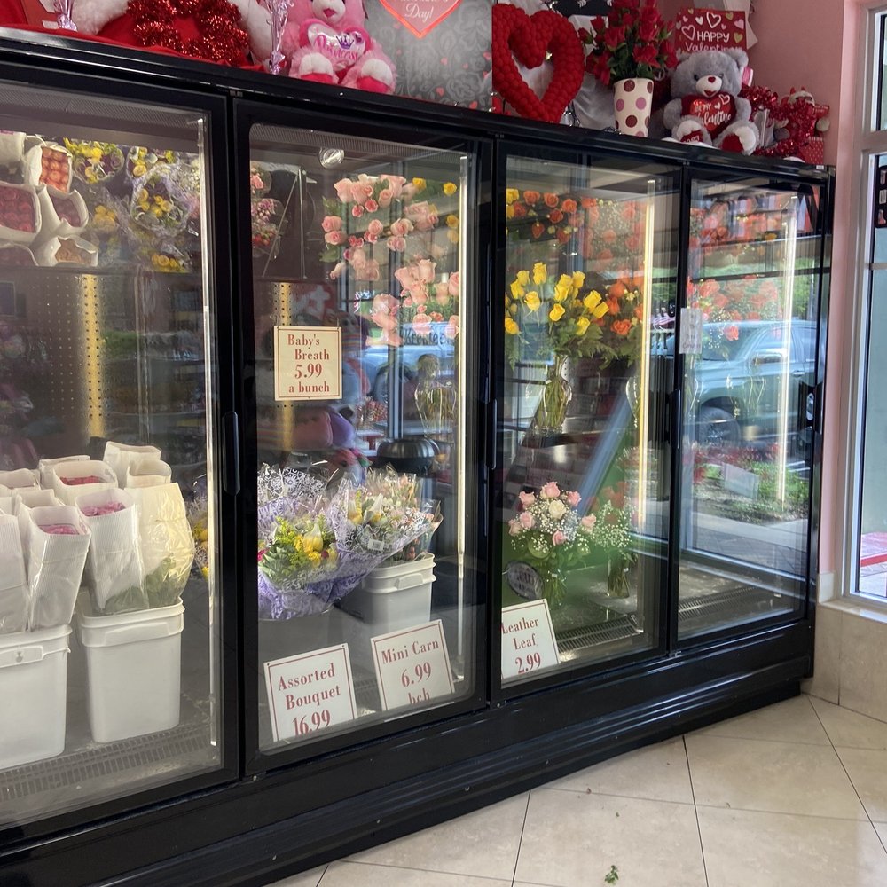 Kobosko's Kreamery - a display of valentine's day flowers - Florists Near Me - Wellington, Florida Kobosko's Kreamery - a display of valentine's day flowers - Florists Near Me - Wellington, Florida