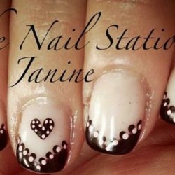 Nail Station