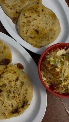 Las Palmas Bakery & Pupusas by null