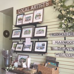 The gift shop has lots lotions, soaps, jewelry, bags and lovely local art from Allison King.