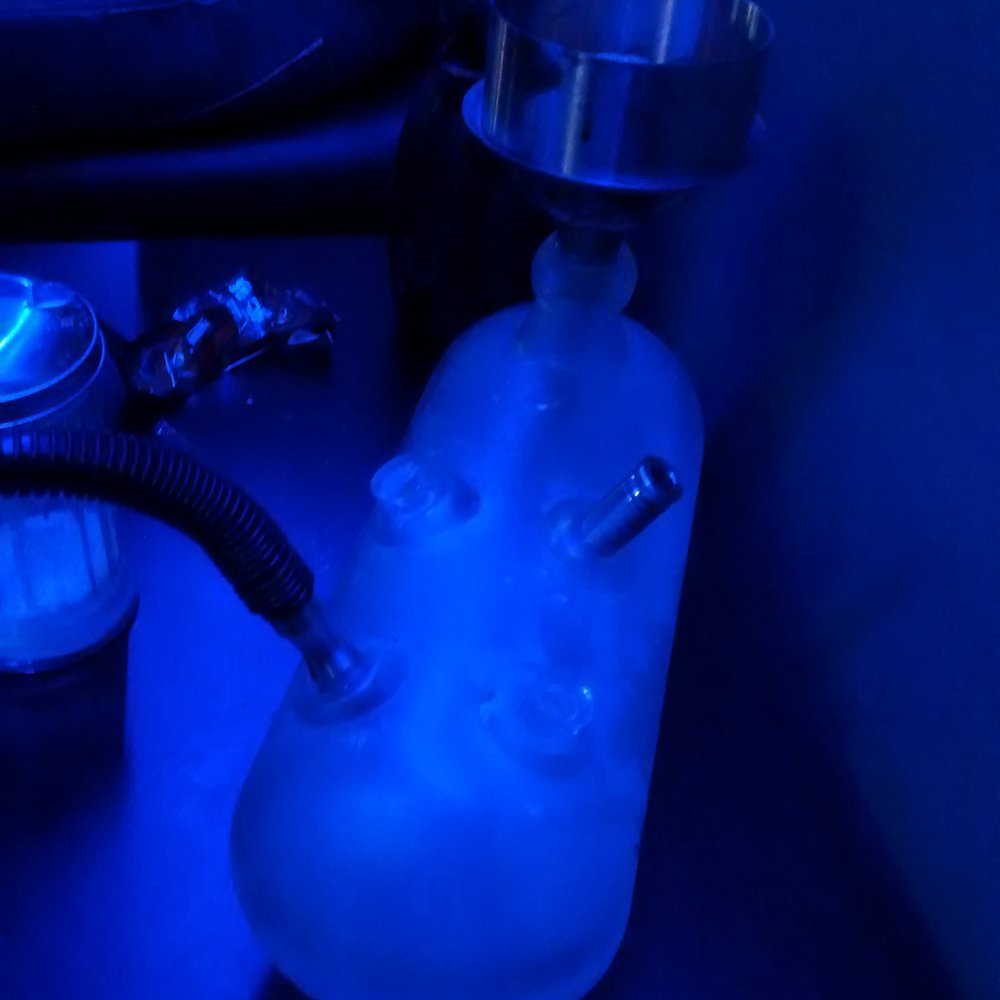 Cloudz Hookah Lounge - Hookah Bars Near Me - Millbrae, California