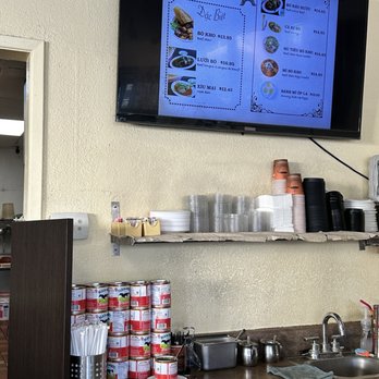Le Croissant Dore - Bakeries Near Me - Westminster, California