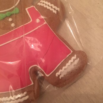 Gingerbread Museum - Broken leg and crushed frosting. - Souvenir Shops Near Me - Prague, Puerto Rico
