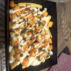 Fafa's Citykäytävä - Loaded fries with halloumi cheese