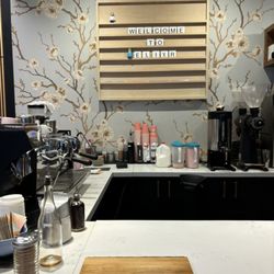 Elixr Coffee - The counter