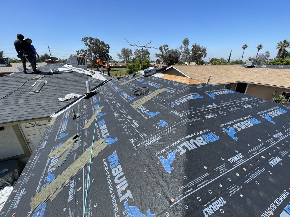 Slide of Global Elite Roofing