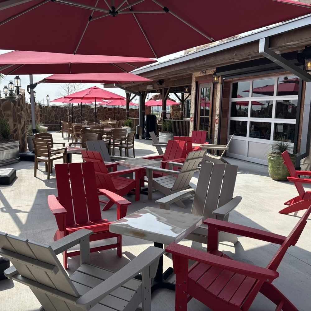 Patio in front
