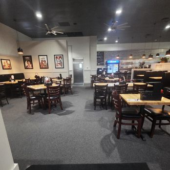 The Biscuit Basket - We were there EARLY. It didn't stay empty for long. - Southern Near Me - Modesto, California The Biscuit Basket - We were there EARLY. It didn't stay empty for long. - Southern Near Me - Modesto, California
