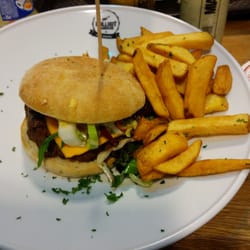 Bullhut-BBQ - Wieder mal ne Klassiker, Cheese Burger ;)