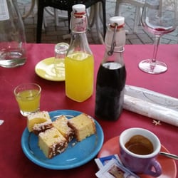 Osteria Il Quartino - Der "Absacker " auf's Haus wird hier großzügig serviert. . .