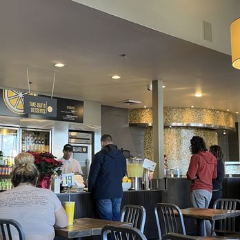 Pizzeria Limone - customers at the counter - Pizza Near Me - Salt Lake City, Utah Pizzeria Limone - customers at the counter - Pizza Near Me - Salt Lake City, Utah