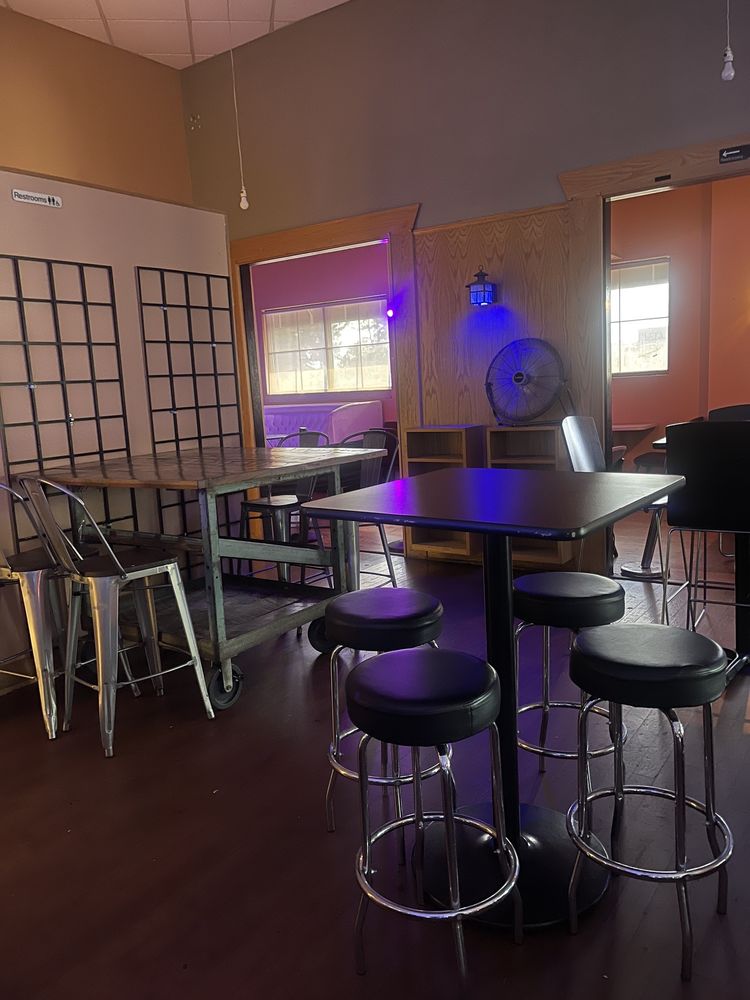 Social spots from 4th Quarter Bar and Restaurant