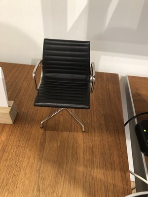 Herman Miller Retail Store by null