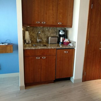 Embarc Vancouver - Coffee bar in room - Resorts Near Me - Vancouver, British Columbia